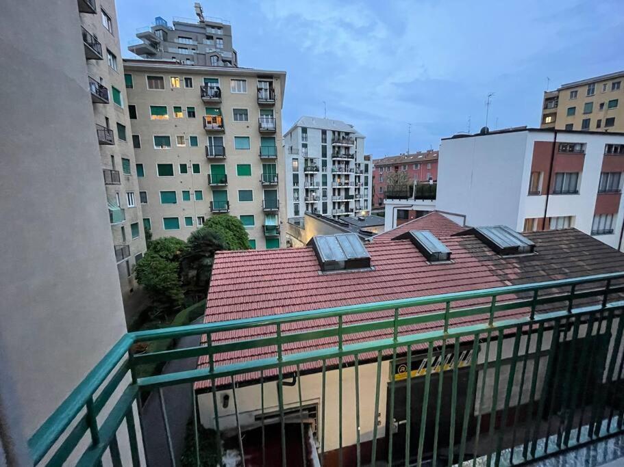 Tiny House - 15 Minutes To Duomo Apartment Milan Exterior photo